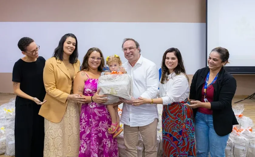 Projeto 'Mãe Arapiraquense: Árvore da Vida' Entrega 100 Kits de Enxoval