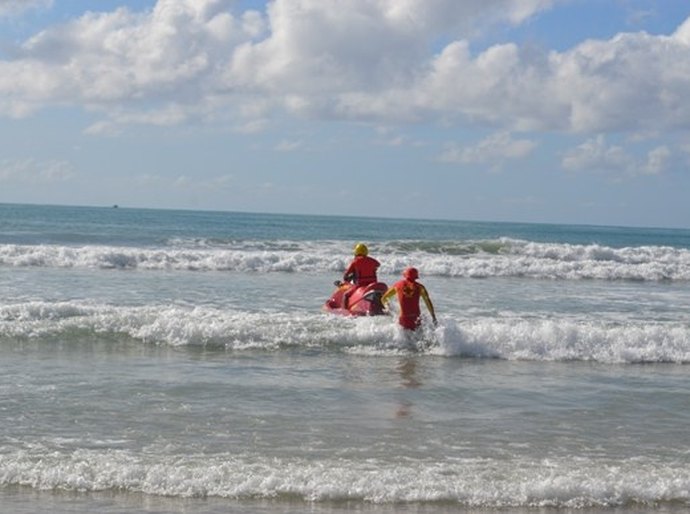 Grupamento de Salvamento Aquático divulga Operação Verão