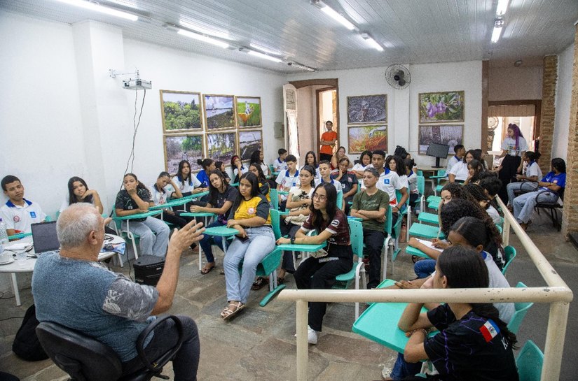 Oficina aborda o processo da realização audiovisual com o cineasta Marcus Vilar
