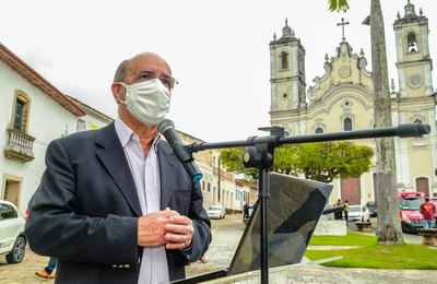 Ronaldo Lopes anuncia o maior aumento salarial para servidores da Educação da Prefeitura de Penedo