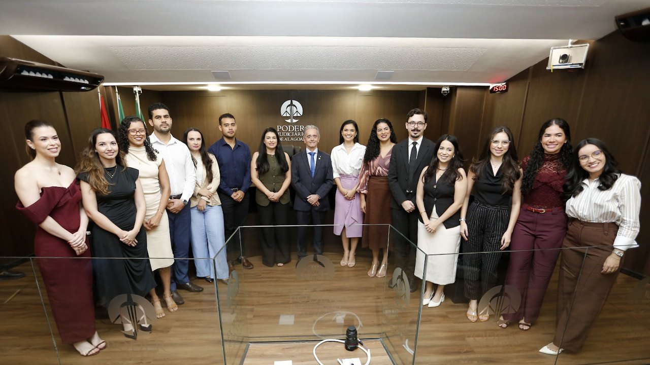 Presidente do TJAL empossa 15 técnicos judiciários