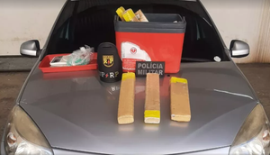 Dupla é presa em flagrante transportando cerca de dez quilos de maconha na Zona Sul de Aracaju / Foto: Foto: Divulgação/RP/PM