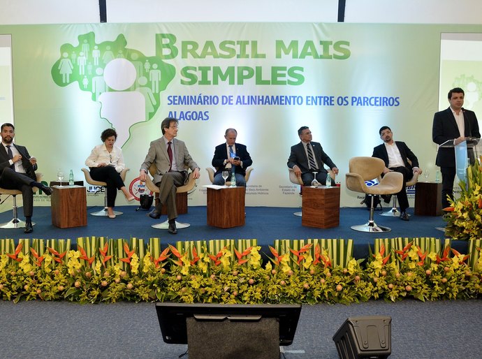 Brasil Mais Simples promove debate sobre licenciamento para empresas