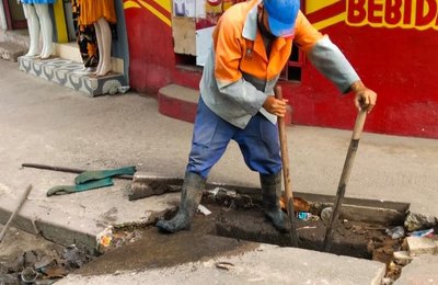 Avenidas no Tabuleiro e Jaraguá recebem manutenção em galerias