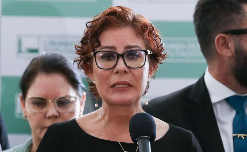 Carla Zambelli reclama de julgamento sobre cassação 'em plena sexta-feira 13'