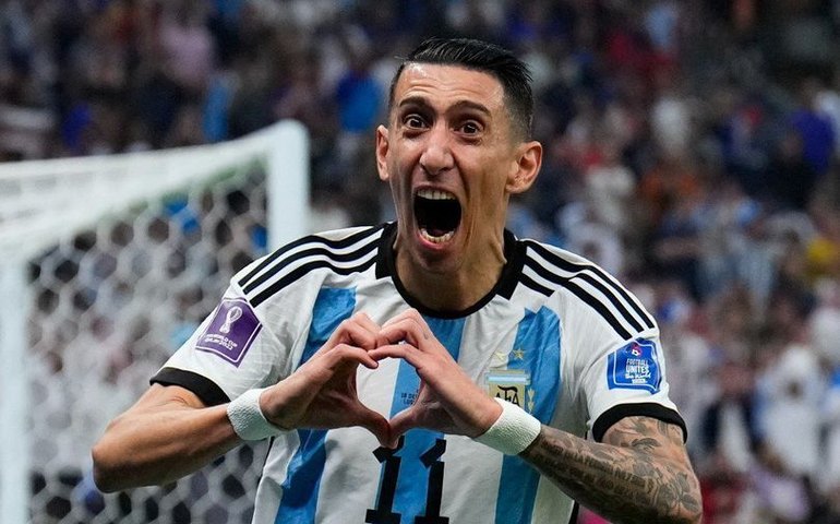 De Paul revela lágrimas nos olhos de Di María após atleta ter família ameaçada na Argentina