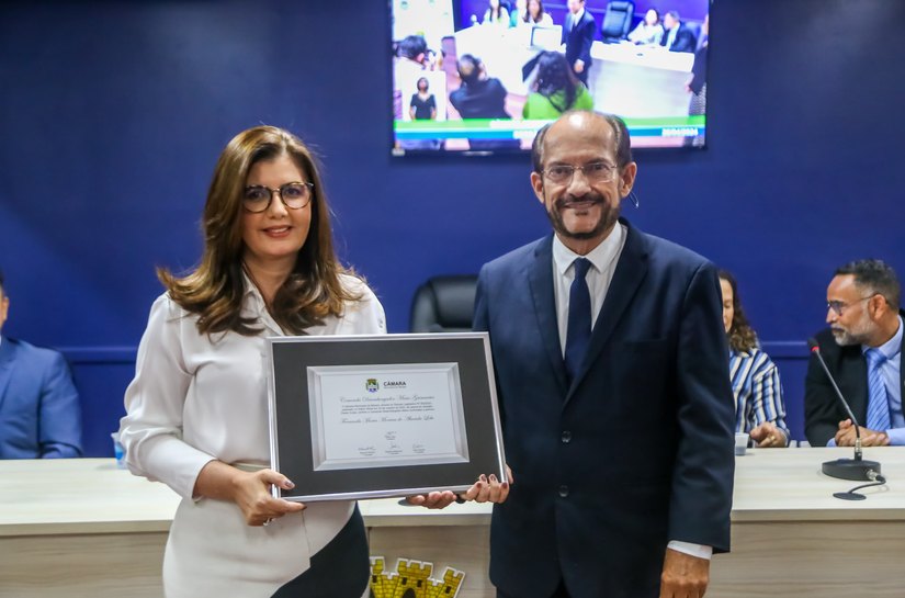 Câmara entrega comenda Mário Guimarães a promotora Fernanda Moreira