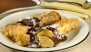 Panqueca de chocolate com abacaxi 