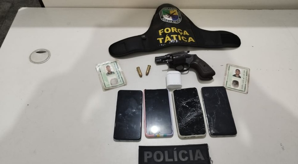 Após perseguição policial, dois suspeitos de assalto à armada são presos e outro foge em Aracaju / Foto: Foto: Polícia Militar/SE