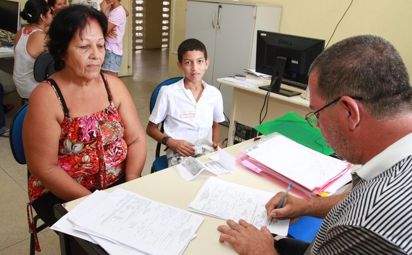 Bonificação do Governo de Alagoas contempla mais de 21 mil servidores da Educação