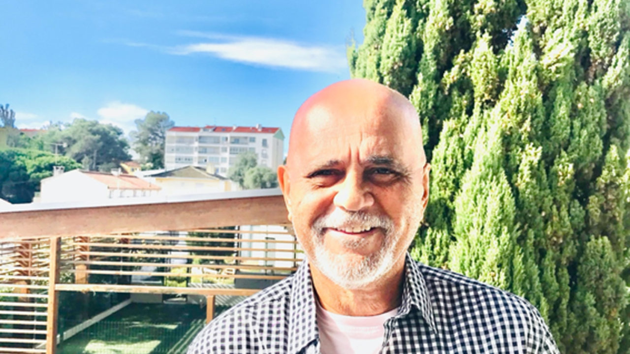Professor de história apresenta o livro Conspiração de Jorge Oliveira