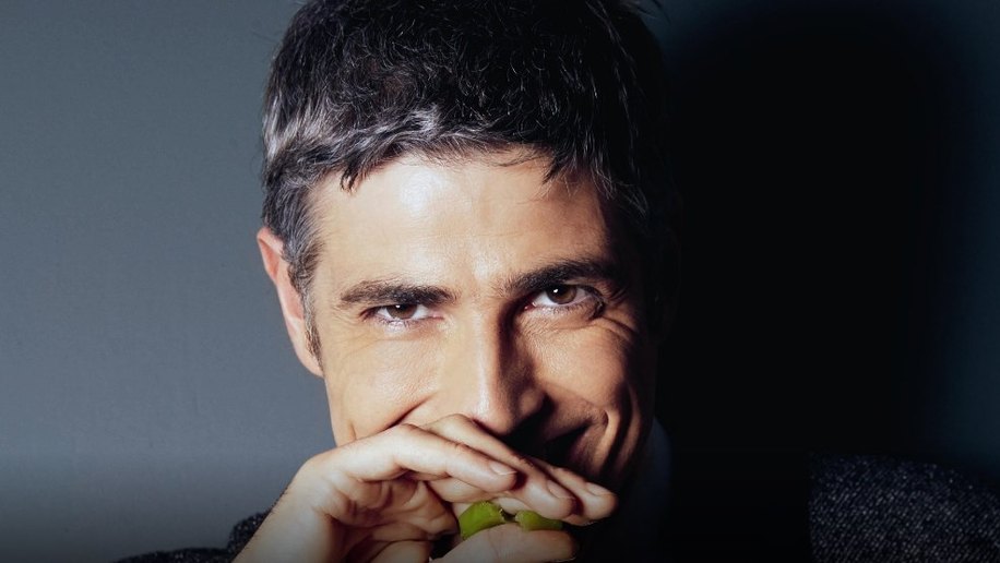Reynaldo Gianecchini confirma participação em foto com "beijo gay"