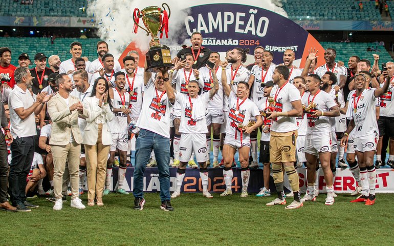 Vitória empata clássico e volta a ser campeão baiano após sete anos