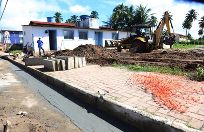 Prefeitura de Marechal realiza obra para solucionar alagamentos na Avenida Caravelas
