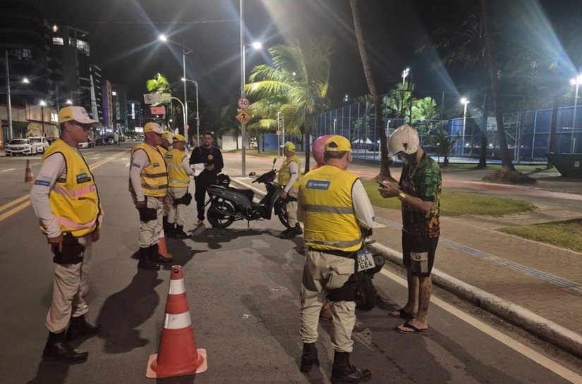 Ronda no Bairro intensifica ações preventivas na orla de Maceió e no Francês