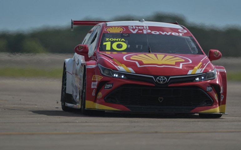 Lapenna sonha com possibilidade de ser campeão da Stock Car após somar 1ª vitória