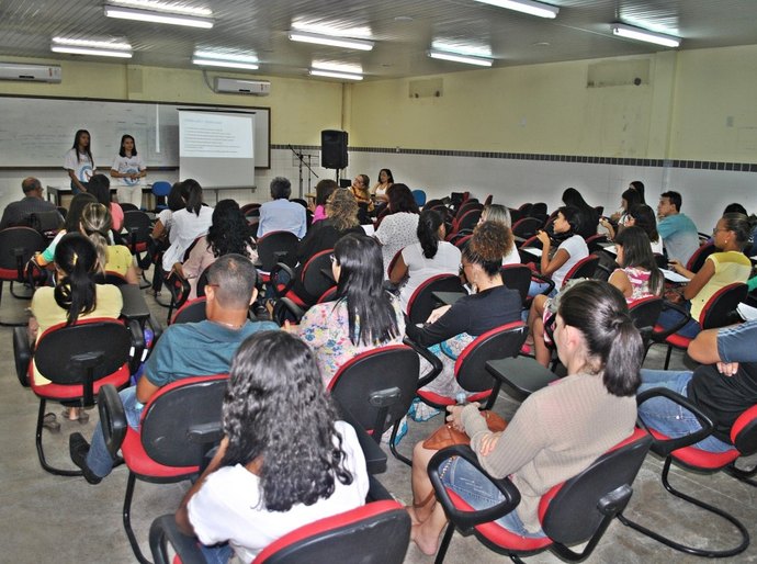 Educação especial promove formação para auxiliares de sala