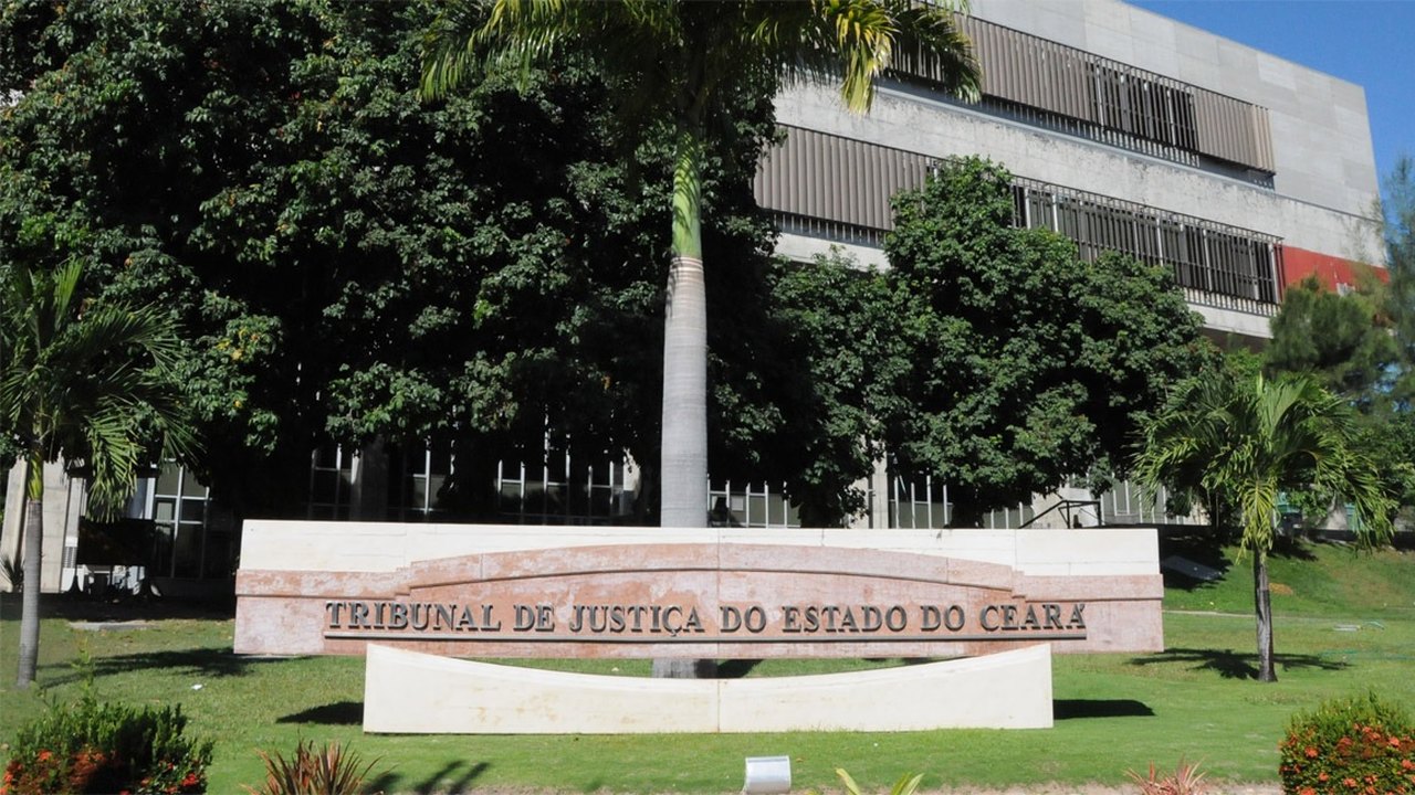 TJ-CE investiga juiz por dizer que mulher é 'bicho que chuta nas partes baixas'