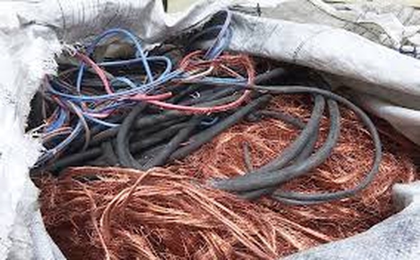 Suspeito de furtar fios de torre de telefonia é preso em flagrante no Alto do Cruzeiro