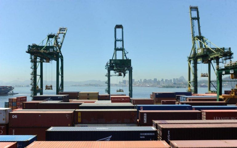 Movimentação portuária registra queda de 1,6% em 2019 ante 2018, diz Antaq