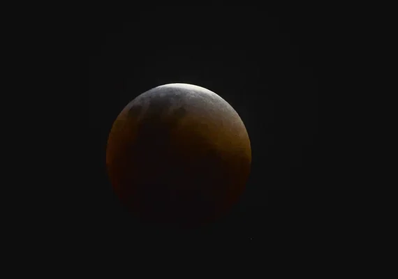 Qual horário do eclipse lunar penumbral? Veja que horas fenômeno deve começar
