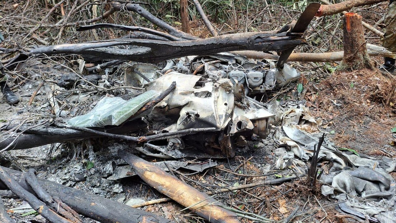 FAB derruba avião com droga na fronteira com a Venezuela; duas pessoas morreram