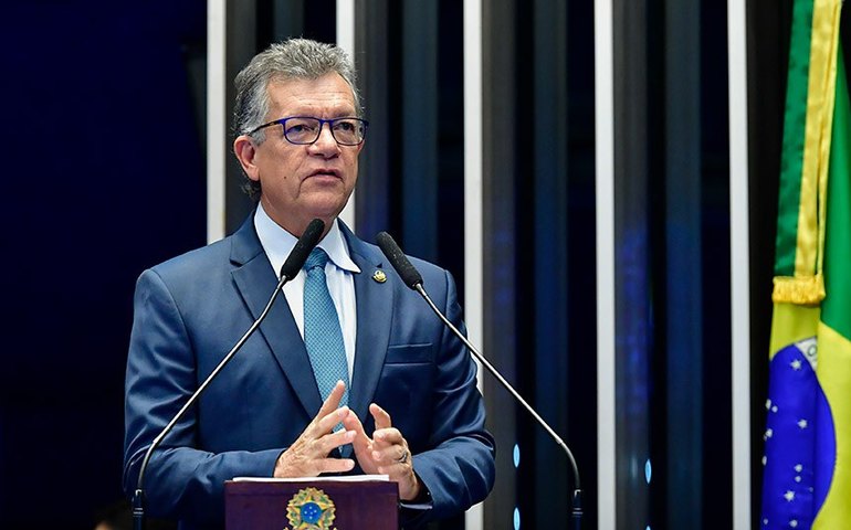 Laércio questiona prorrogação de licitação da Petrobras em Sergipe