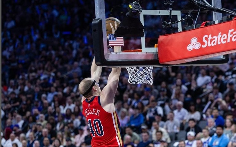 Pelicans vencem Kings em confronto direto e ficam mais perto dos playoffs da NBA