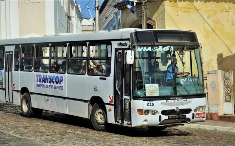 Linhas de ônibus serão reforçadas durante Penedo Trakto Show, com mudança de ponto do comércio para Escola Gabino Besouro
