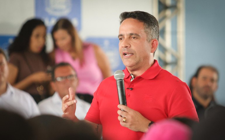 Governo paga R$ 412 milhões a professores e acelera obras em Alagoas