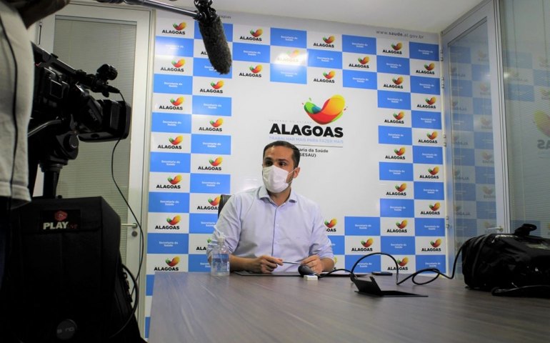 Sesau lança chamamento público para contração de 300 profissionais de saúde