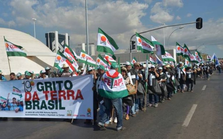 Contag entrega ao governo reivindicações do Grito da Terra Brasil