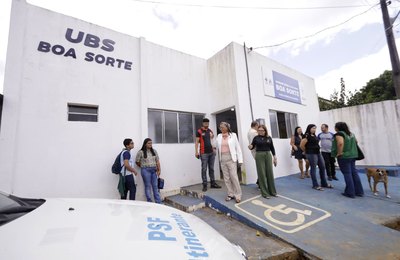 Prefeita Tia Júlia visita UBS da Boa Sorte e acompanha funcionamento dos serviços de saúde