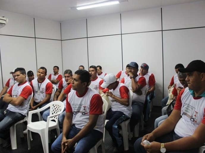 Detran/AL realiza roda de conversa com motociclistas de Arapiraca