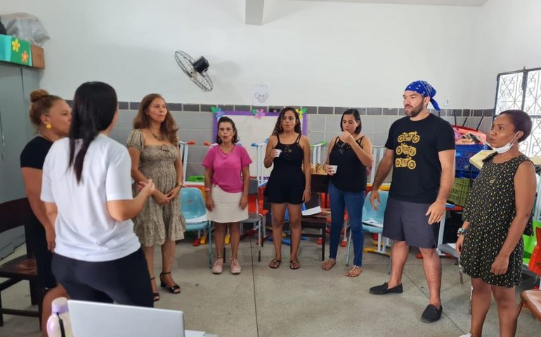 Cerest promove oficina de saúde vocal para professores do Município
