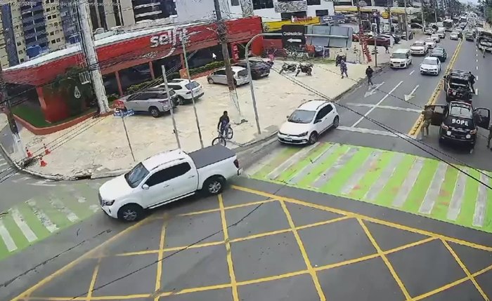 Bope foi acionado após denúncia de assalto com reféns Bope foi acionado após denúncia de assalto com reféns