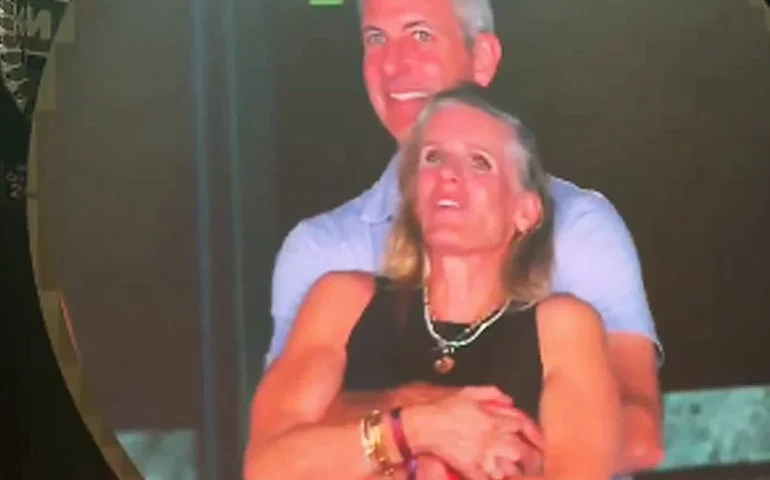 Ex-marido de executiva flagrada em show de Coldplay faz revelação surpreendente sobre o caso