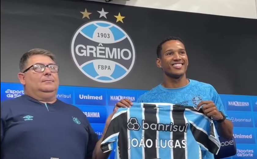 João Lucas chega ao Grêmio e crê em salto na carreira: 'Quero conquistar coisas grandes'