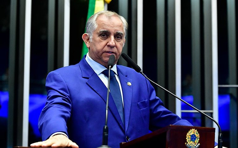 Izalci defende mais tempo para análise da reforma tributária