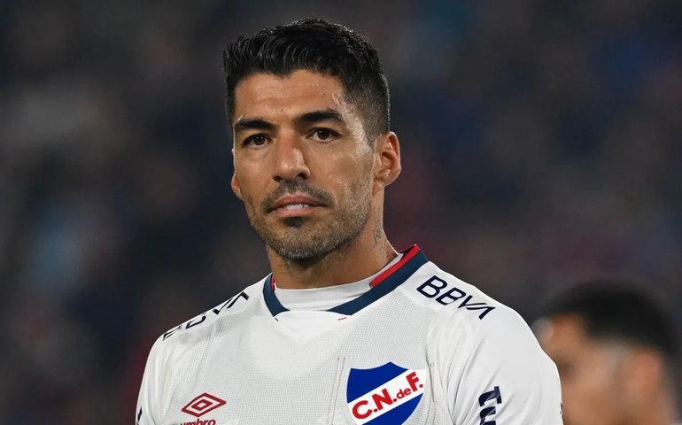 Suárez no Grêmio? Relembre jogadores renomados que vieram atuar no Brasil