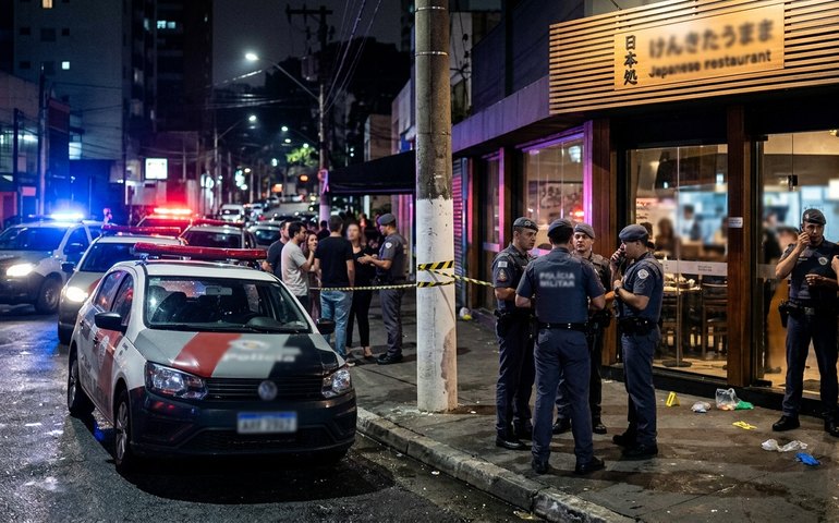 Clientes são feitos reféns durante arrastão em restaurante japonês no Morumbi