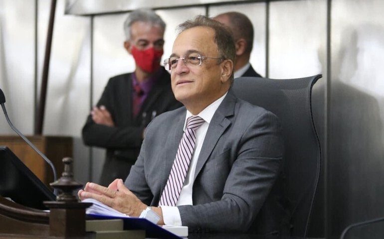 Deputado Galba Novaes solicita recapeamento da pavimentação asfáltica do trecho que liga o Povoado Vila Aparecida em Tanque D&#8217;arca à Taquarana