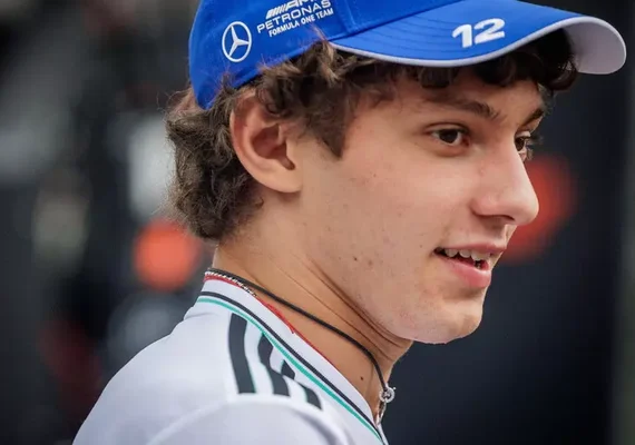 Kimi Antonelli mostra tranquilidade sobre futuro na Mercedes