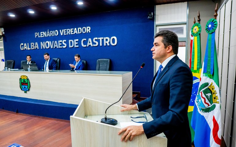 Rui Palmeira denuncia desperdício de dinheiro público pela Prefeitura de Maceió