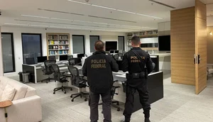 Polícia Federal cumpre mandados em Aracaju durante operação contra lavagem de dinheiro