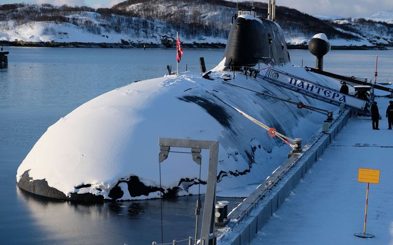 Submarinos nucleares russos submergem no oceano Ártico e desaparecem dos radares, diz Putin