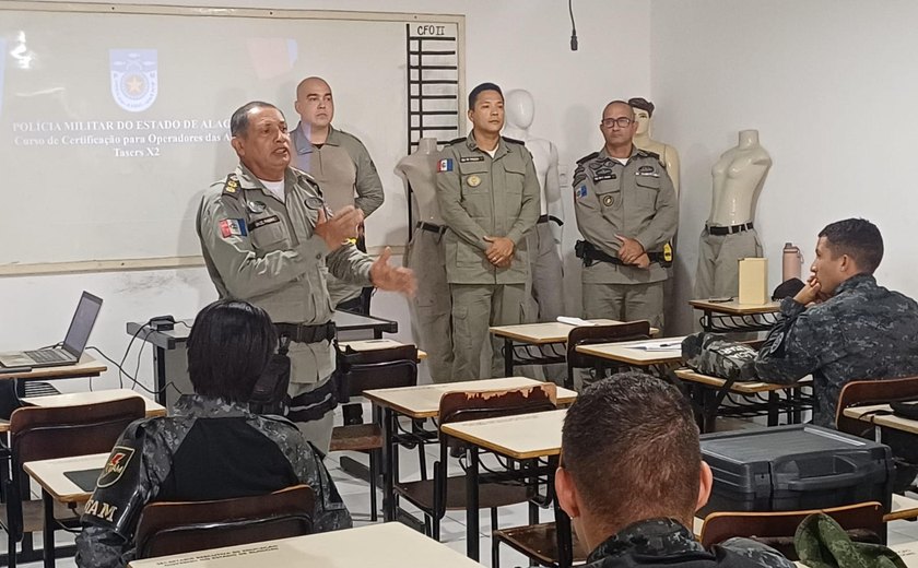 PM-AL inicia capacitação de mais de 70 militares para uso da Taser X2
