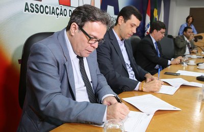 TJ assina cooperação com a AMA para que prefeituras sejam intimadas eletronicamente