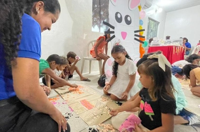 Crianças atendidas pelo projeto Criança Feliz em Luziápolis participam de eventos sobre a Páscoa
