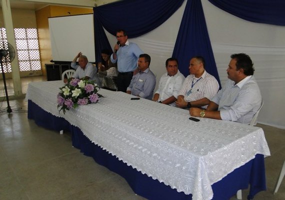 Semarh e município de Senador Rui Palmeira discutem parceria